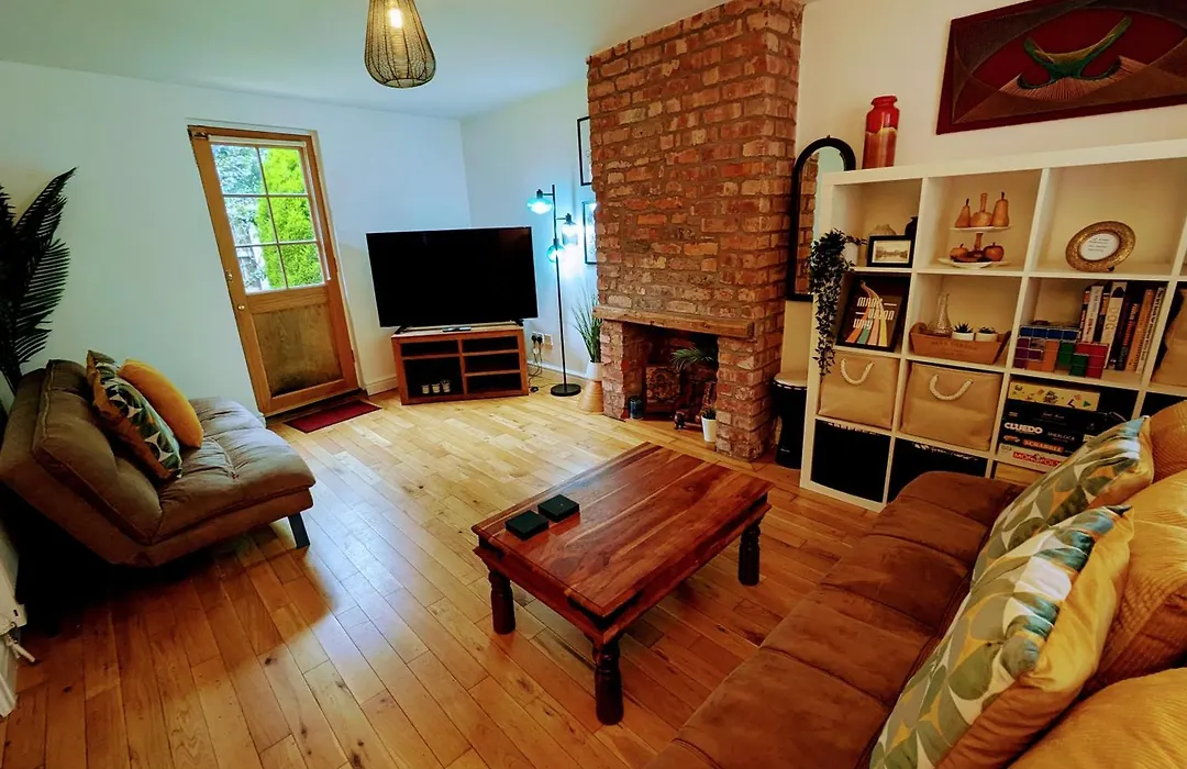 Detached House With Gated Parking In Whalley Range, Near Manchester City Centre-1