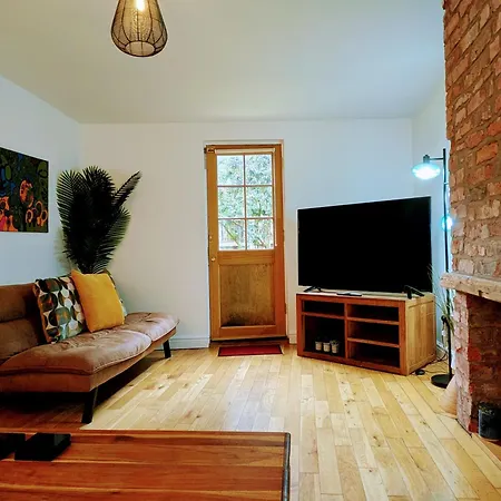 Detached House With Gated Parking In Whalley Range, Near Manchester City Centre-2
